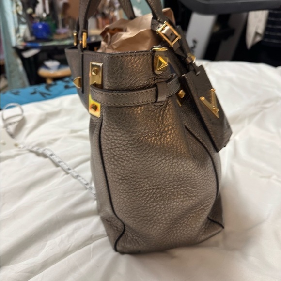 Valentino Bronze Leather Tote Bag with Spacious Interioa - Picture 4 of 15
